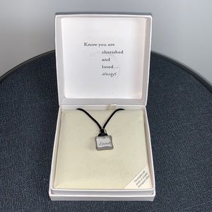 Hallmark Necklace Collier